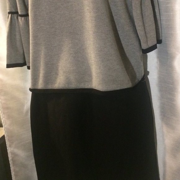 Yairo Gray Sweater Blouse Black Trim - Picture 5 of 6